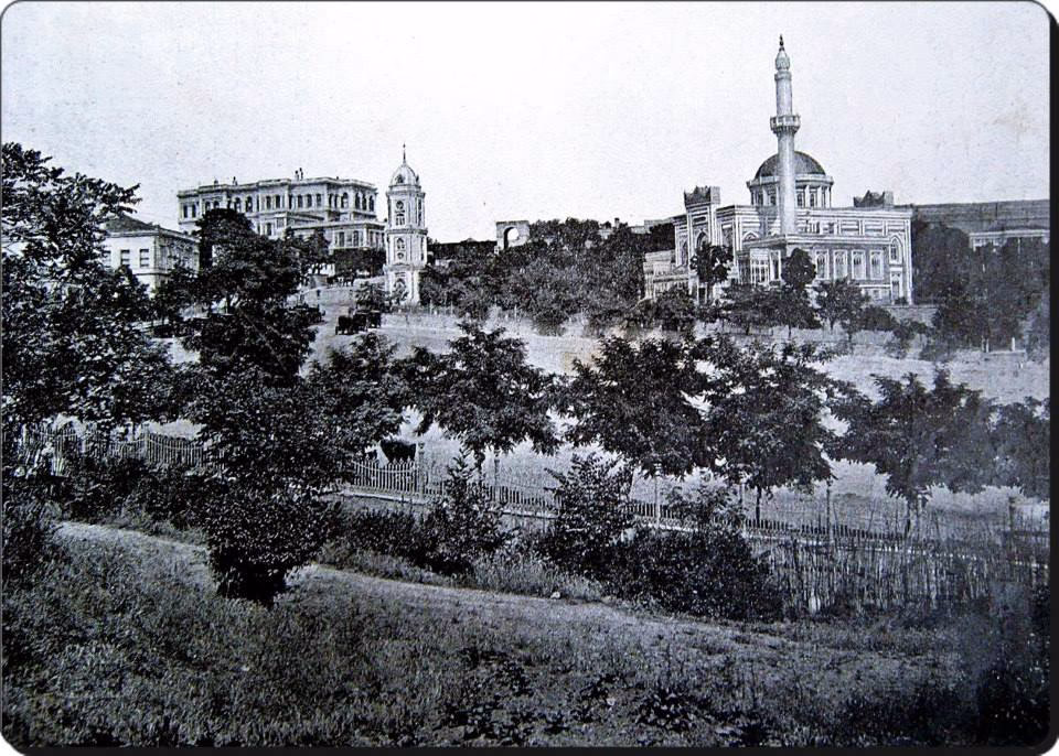 Büyük Mabeyn, Saat Kulesi, Hamidiye Camii, Seyir Köşkü, Harem Kapısı, Süvariler Binası, Karakol Binası