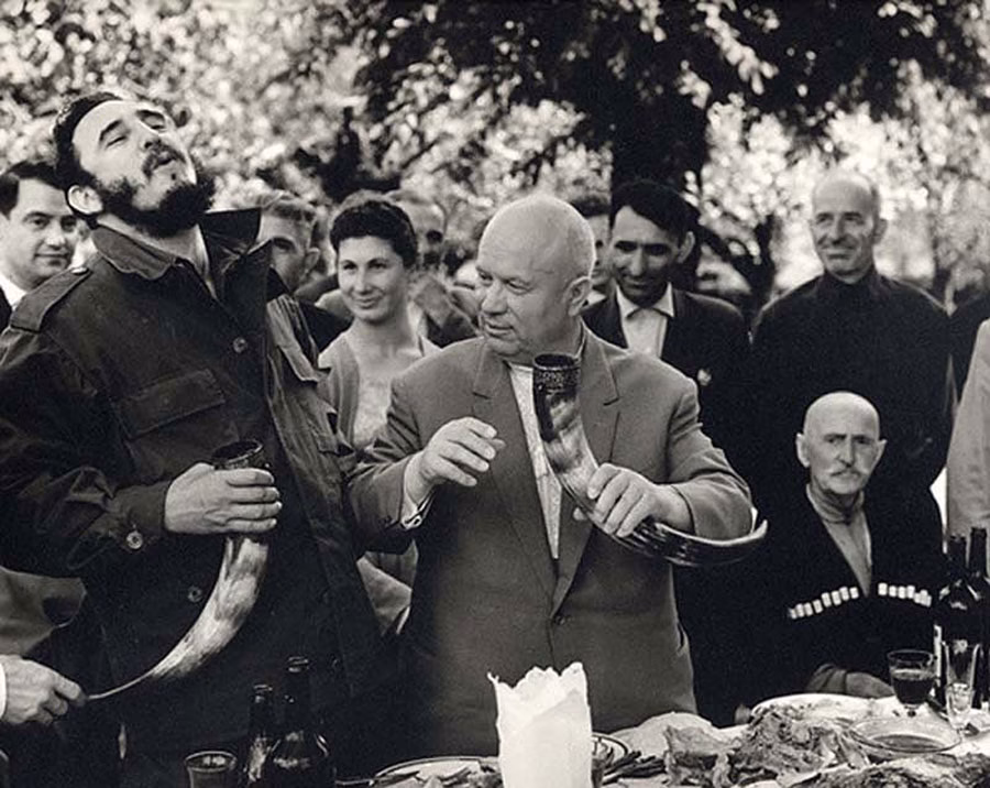Bileğinde 2 Rolex olan sahte sosyalist