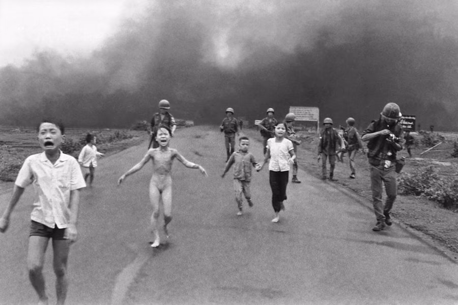Napalm Bombası 1972