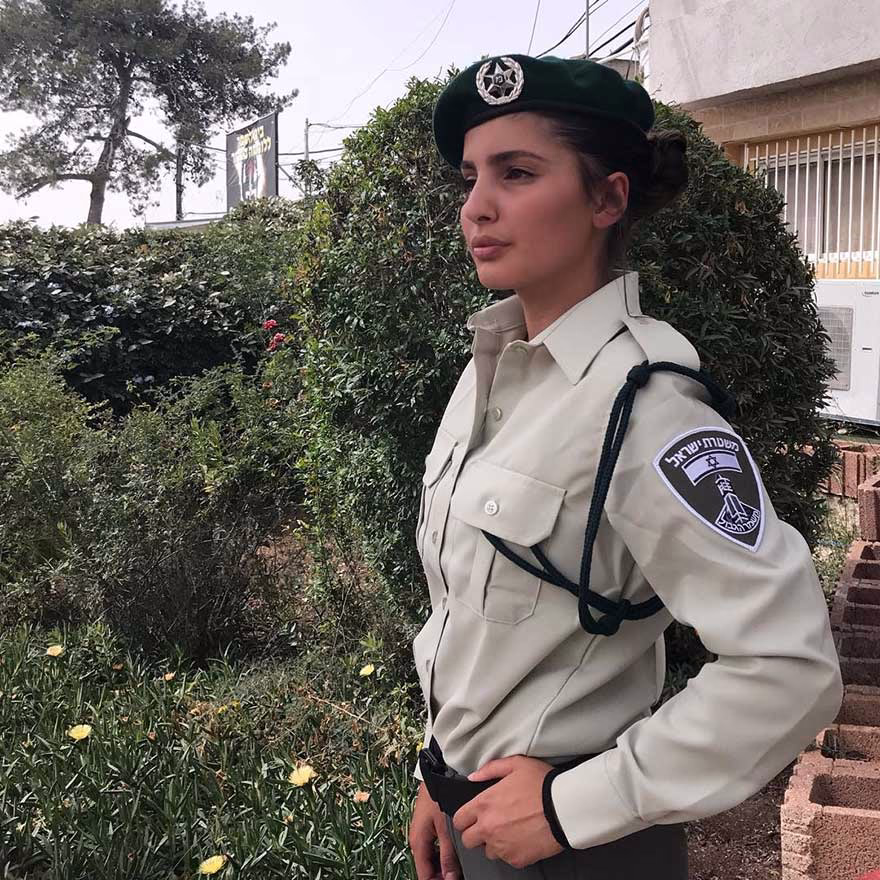 İsrail sınır polisi kadın üniformalı