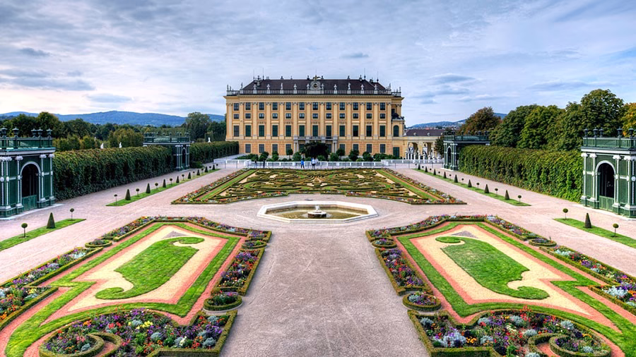 Schönbrunn Sarayı (Schonbrunn Palace)