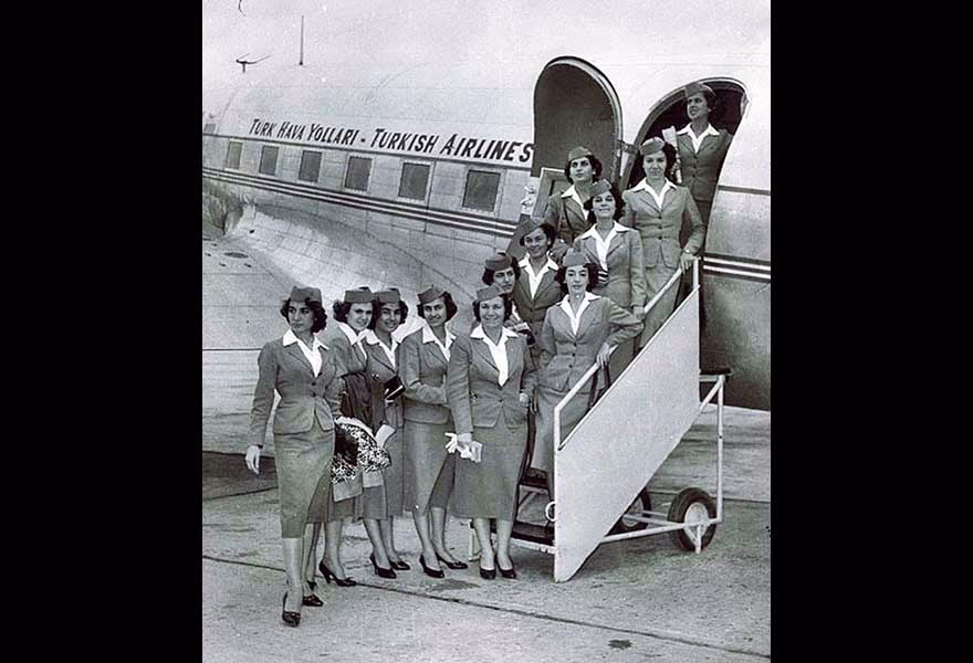 1960 yılında Türk Hava Yollarında görevli kabin hostesleri.