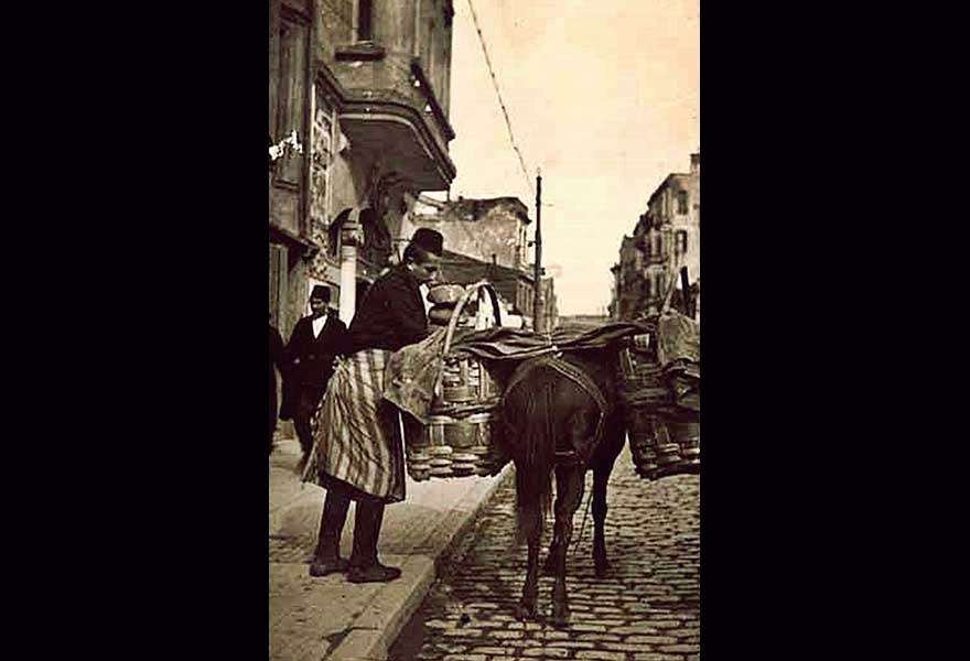 1920 yılında seyyar bir ekmekçi.
