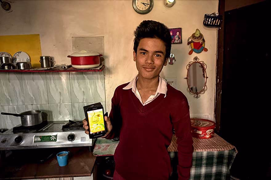 Hindistanlı Çocuğun Oyuncağı