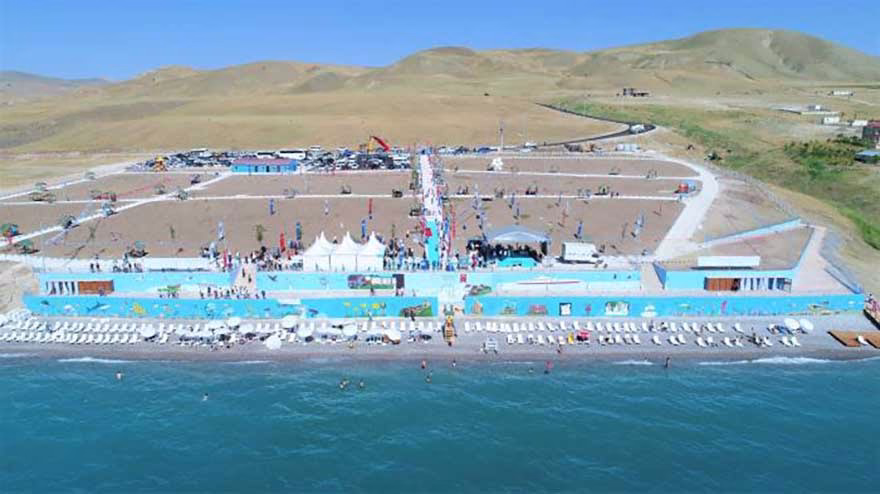 van Mavi Bayraklı Plajlar