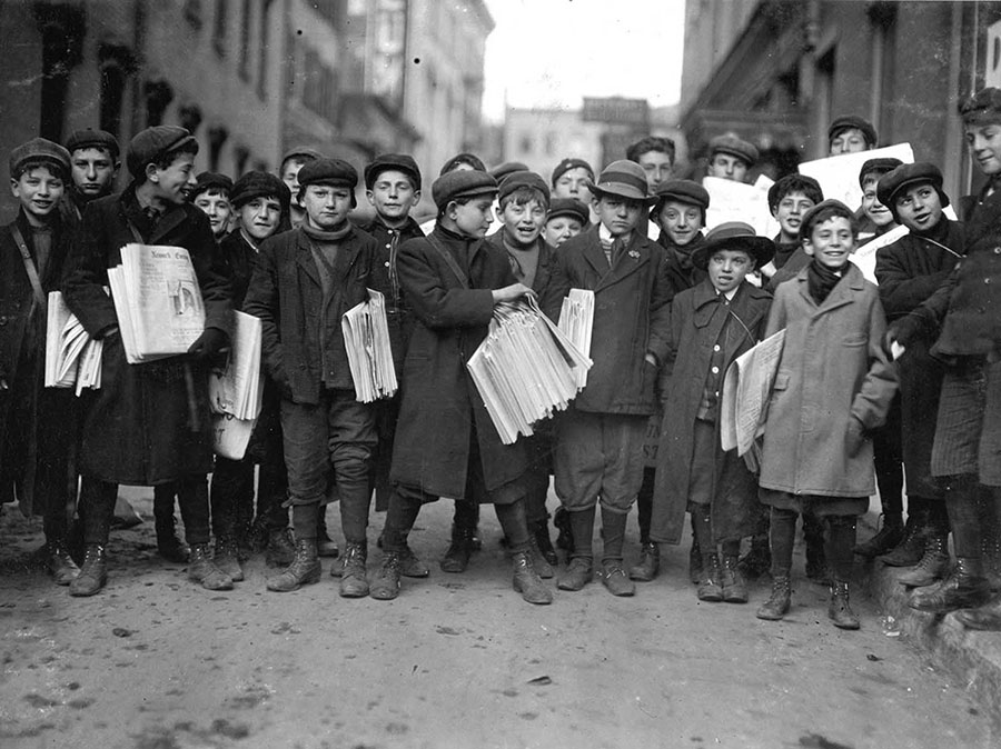 1900 lü yıllar Çocuk Gazete Satıcıları