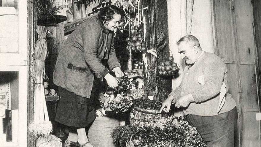 1933 yılında Beyoğlu Nevizade manavcısı