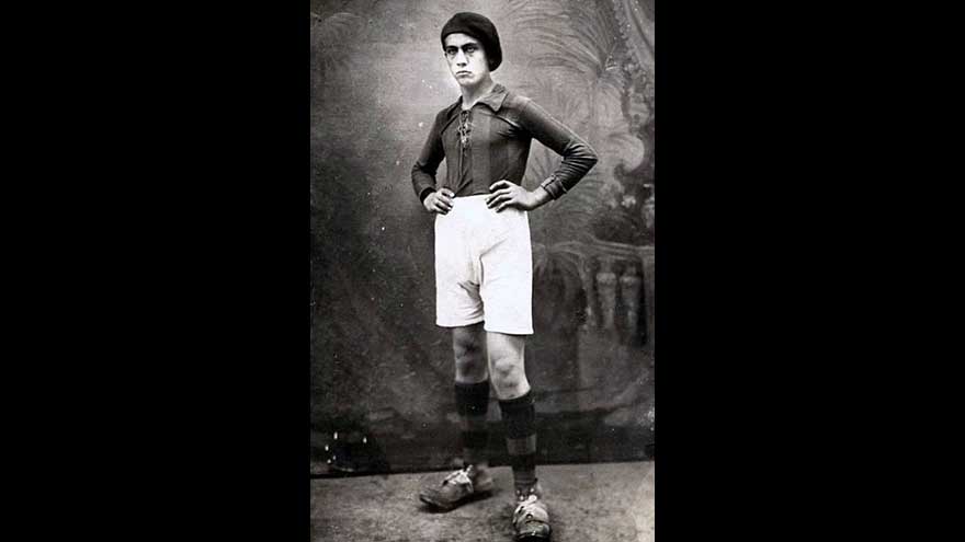 1930'lu yıllardan bir futbolcu fotoğrafı