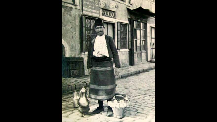 Osmanlı zamanından bir şerbetçi