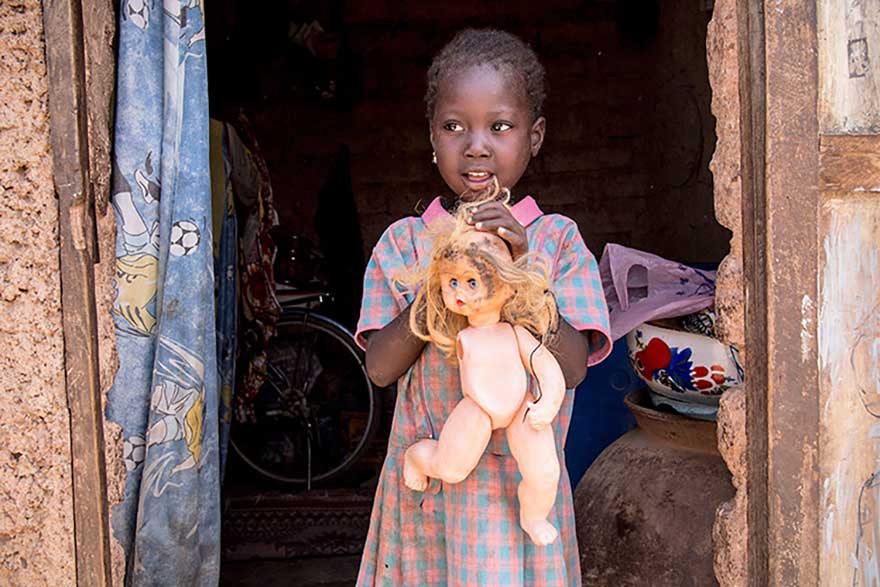 Burkina Fasolu Kızın Oyuncağı