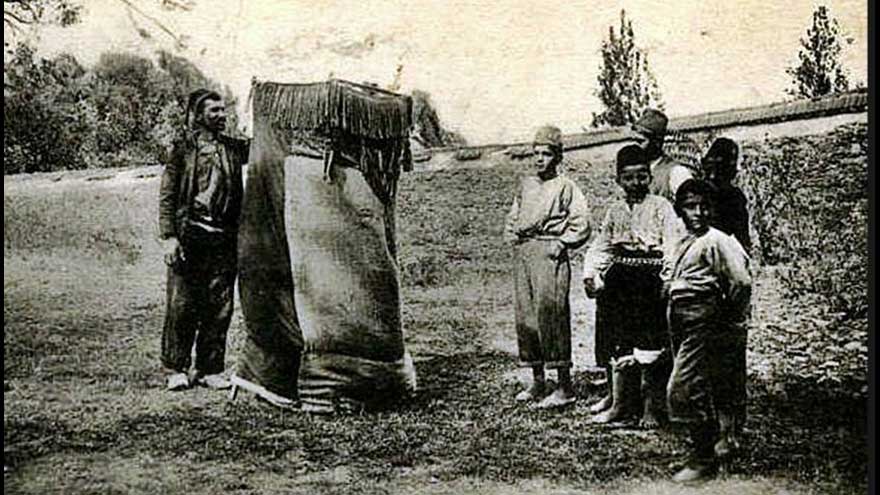 Hacivat Karagöz oynatıcısı