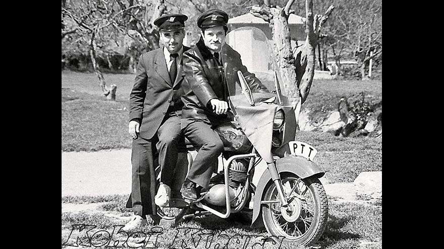 PTT'de görevli postacılar