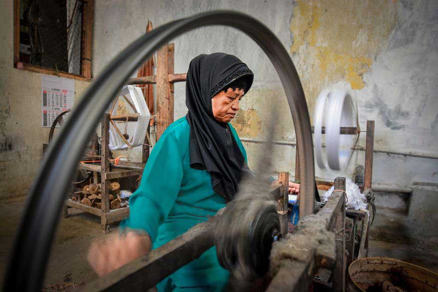 İplik Dokuma İşçisi